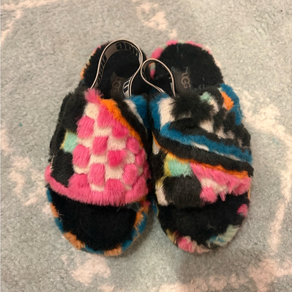 Ugg Yeah slides size 1k